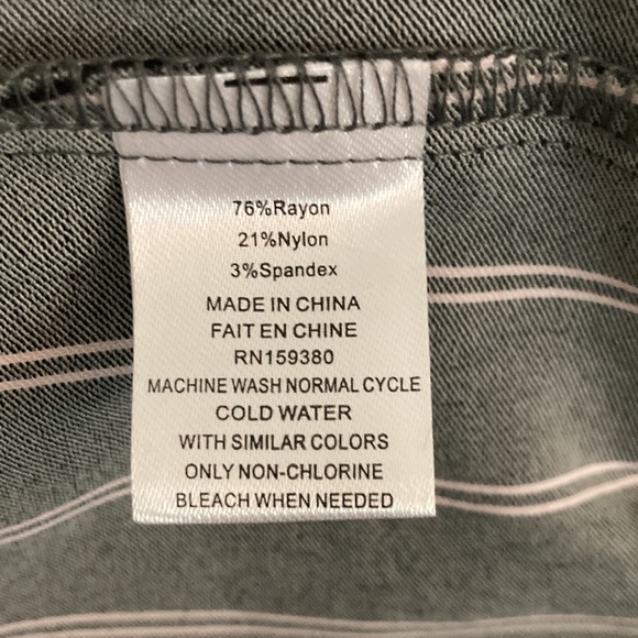 Jessica Riley size 14 Gray with Stripes NWT button pocket details. - Picture 6 of 6